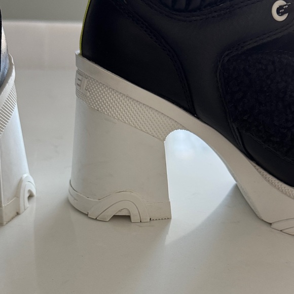 Sorel Waterproof Sherling Brex ChunkyHeel Booties in Black/Sea Salt Size 7.5 - Picture 3 of 11